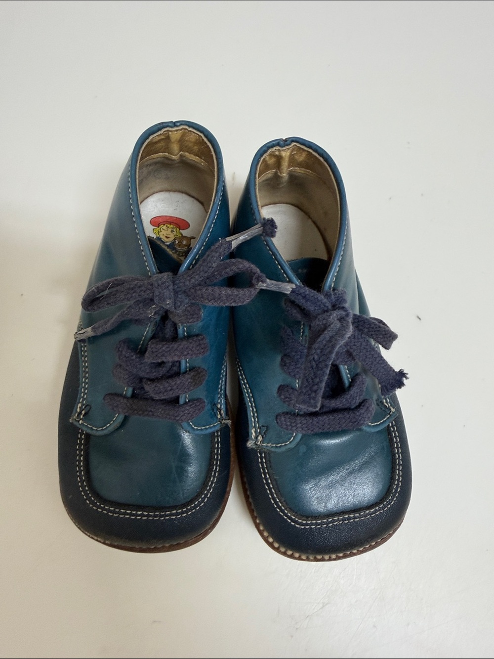Buster Browns Kids Classic Lace-Up Leather Shoes